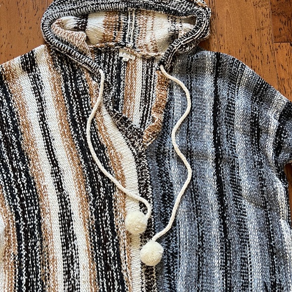 POL BOHO Striped Fringe Sweater -oversized size Small - Picture 3 of 6